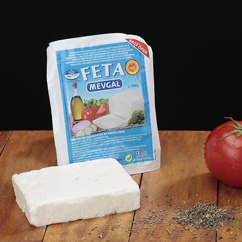 Porción de Feta “Mevgal” (200g), envasado al vacío.