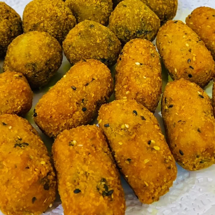 Surtido de croquetas vegetarianas o veganas
